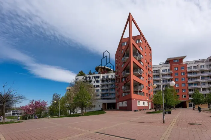 Prodej bytu 2+kk, Praha - Hlubočepy, Trnkovo náměstí, 43 m2