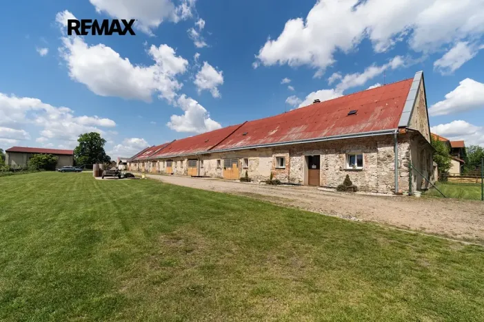 Pronájem výrobních prostor, Pardubice, Plemenářský podnik, 1295 m2