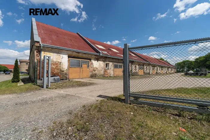 Pronájem výrobních prostor, Pardubice, Plemenářský podnik, 1295 m2