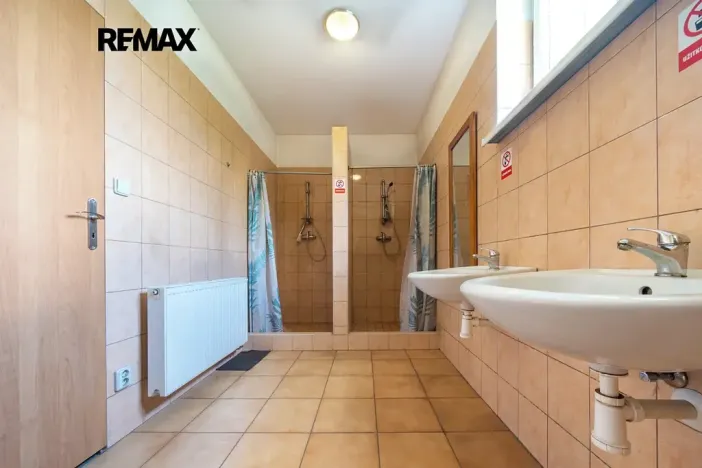 Pronájem výrobních prostor, Pardubice, Plemenářský podnik, 1295 m2