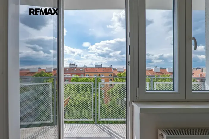 Pronájem bytu 2+kk, Praha - Žižkov, Biskupcova, 38 m2