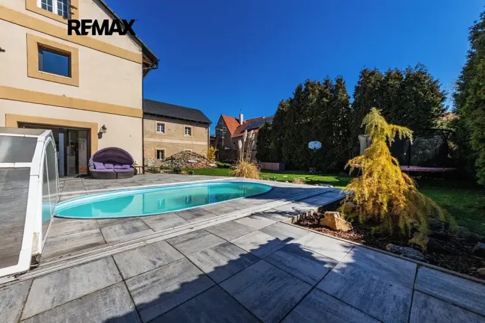 Prodej činžovního domu, Černuc, 330 m2