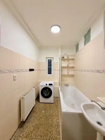 Pronájem bytu 2+1, Aš, Hlavní, 77 m2