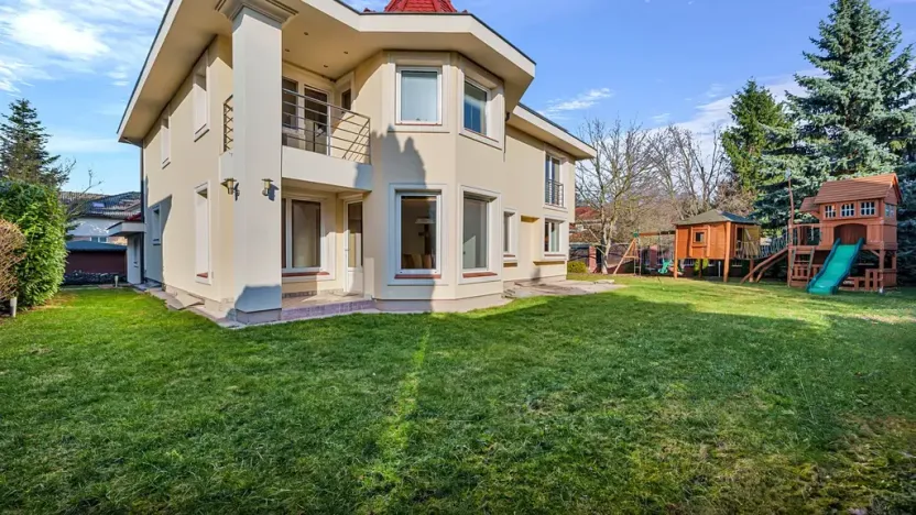 Prodej rodinného domu, Průhonice, Jitrocelová, 380 m2