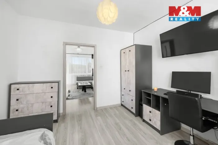 Prodej bytu 4+1, Postoloprty, Jiráskovo náměstí, 77 m2