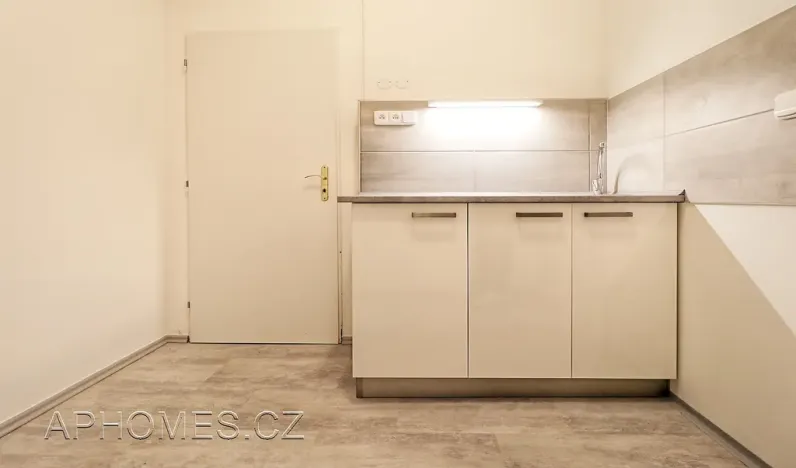 Pronájem kanceláře, Praha - Bubeneč, Terronská, 34 m2