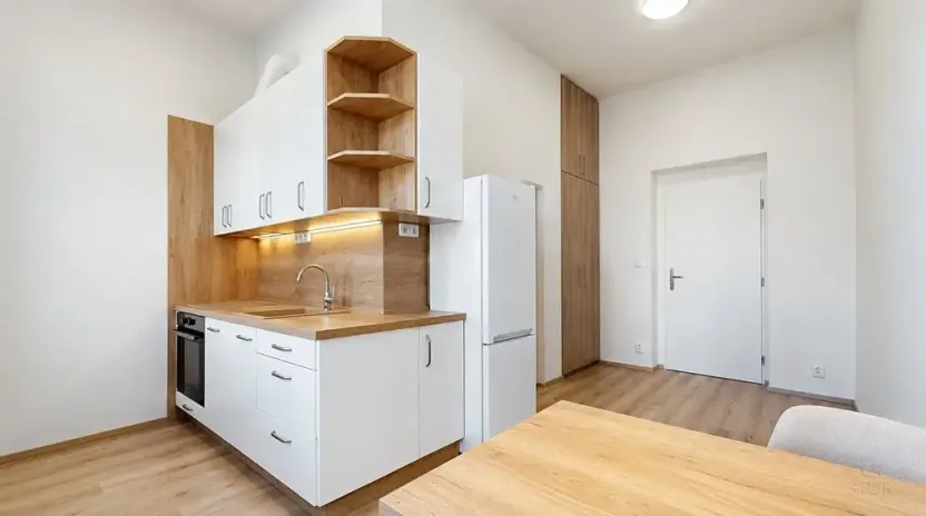 Pronájem bytu 2+kk, Praha - Nusle, Boleslavova, 37 m2
