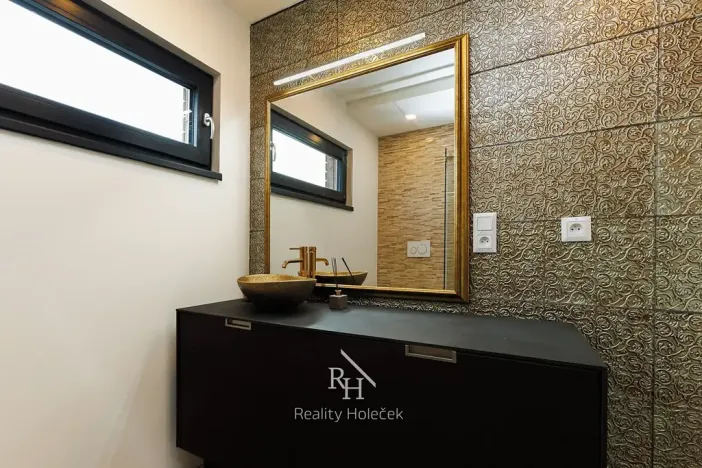 Prodej rodinného domu, Svinaře, Větrná, 156 m2