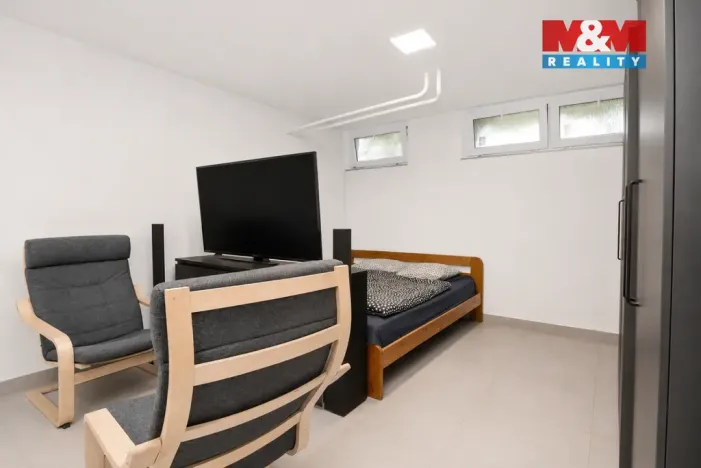 Prodej bytu 2+1, Praha - Kyje, Manželů Dostálových, 44 m2