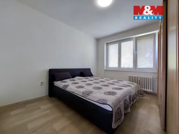 Prodej bytu 3+1, Klášterec nad Ohří - Miřetice u Klášterce nad Ohří, Pod Stadionem, 62 m2