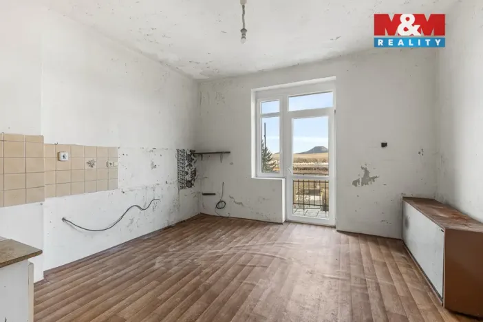 Prodej obchodního prostoru, Louny, Husova, 744 m2