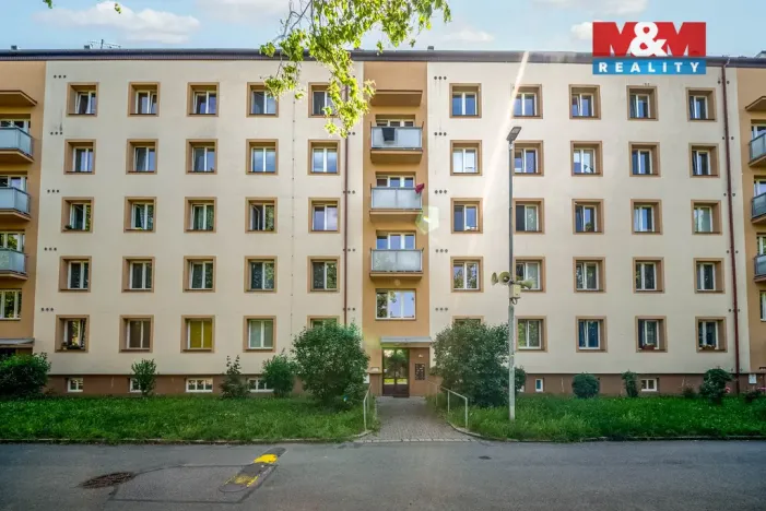 Prodej bytu 2+1, Pardubice - Zelené Předměstí, Benešovo náměstí, 53 m2