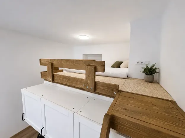 Pronájem bytu 1+kk, Praha - Vinohrady, Velehradská, 25 m2