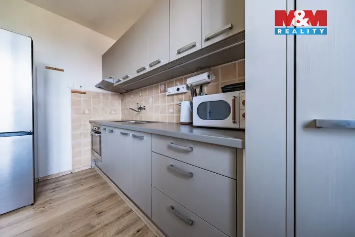 Prodej bytu 4+1, Větrušice, Jižní, 74 m2