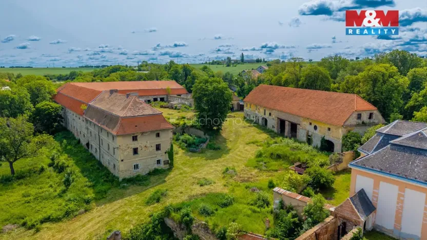 Prodej komerčního pozemku, Zvoleněves, 18500 m2