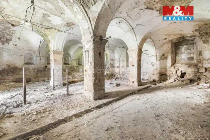 Prodej komerčního pozemku, Zvoleněves, 18500 m2
