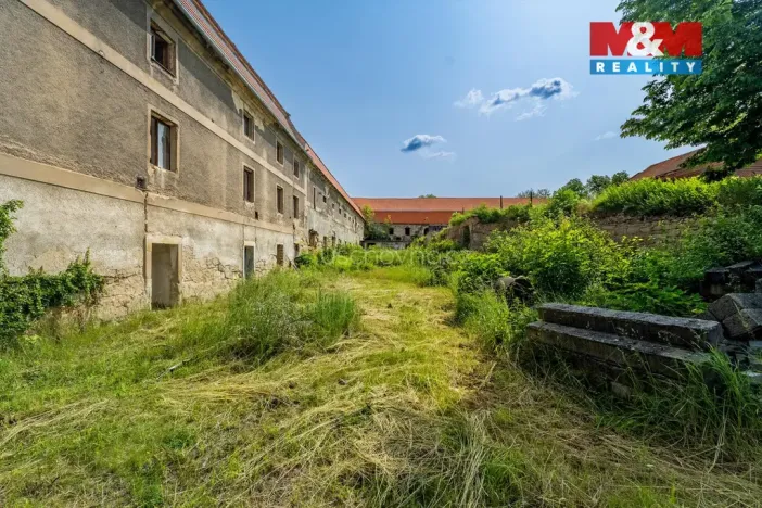 Prodej komerčního pozemku, Zvoleněves, 18500 m2