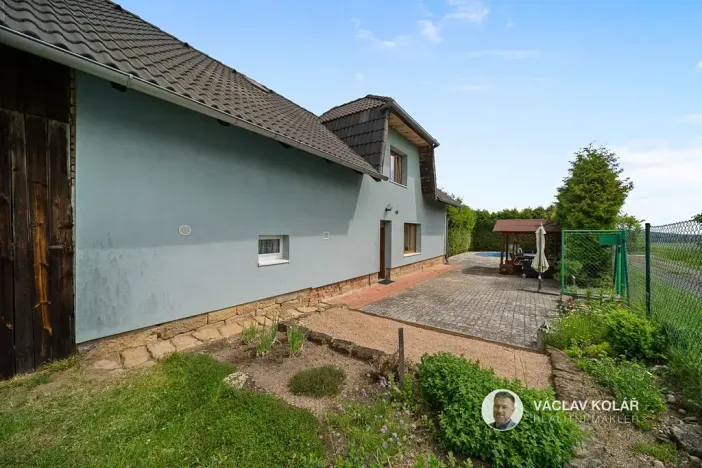 Prodej rodinného domu, Tetín, 130 m2