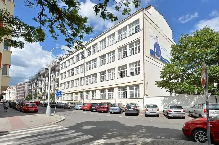 Pronájem kanceláře, Praha - Libeň, U libeňského pivovaru, 384 m2