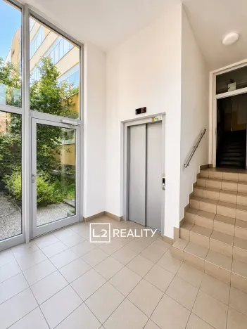 Prodej bytu 1+kk, Praha - Krč, Obětí 6. května, 27 m2