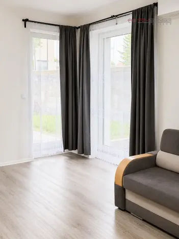 Pronájem bytu 1+kk, Kladno, Pavlisova, 30 m2