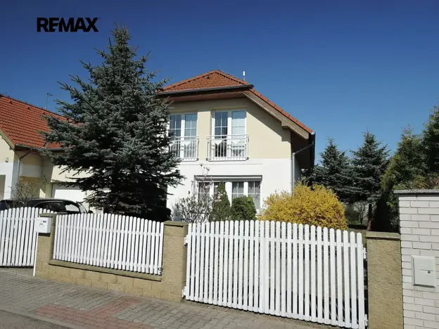 Pronájem rodinného domu, Hostivice, Řehníkova, 150 m2