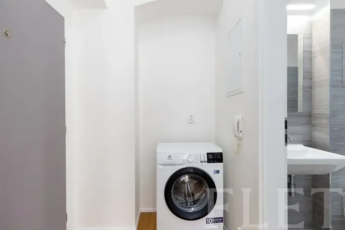Pronájem bytu 1+kk, Praha - Libeň, Kotlaska, 25 m2