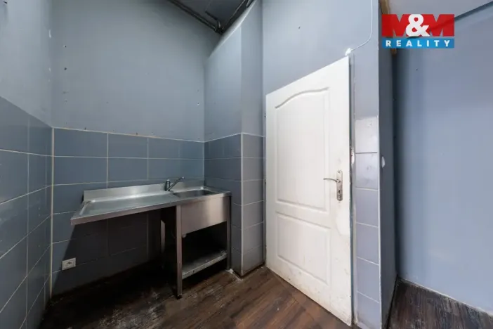 Pronájem obchodního prostoru, Karlovy Vary, Jaltská, 38 m2