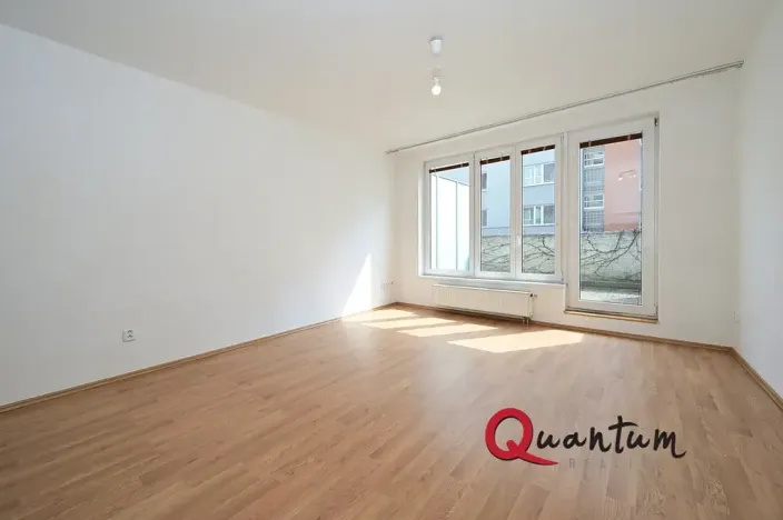 Pronájem bytu 1+kk, Praha - Strašnice, Počernická, 46 m2