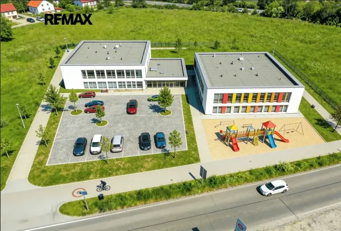 Prodej komerčního pozemku, Hovorčovice, 5254 m2