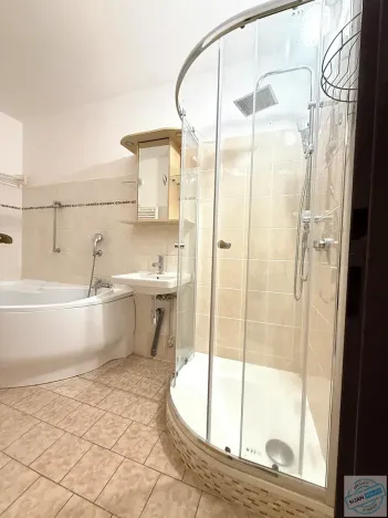 Pronájem bytu 2+1, Krnov, Albrechtická, 60 m2