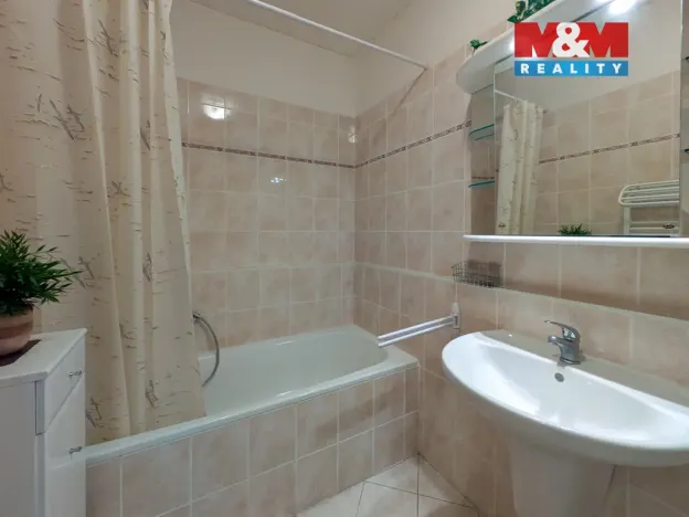 Pronájem bytu 2+kk, Praha - Horní Počernice, Božanovská, 65 m2
