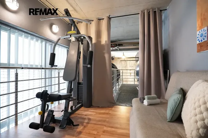 Prodej obchodního prostoru, Praha - Troja, Vřesová, 240 m2