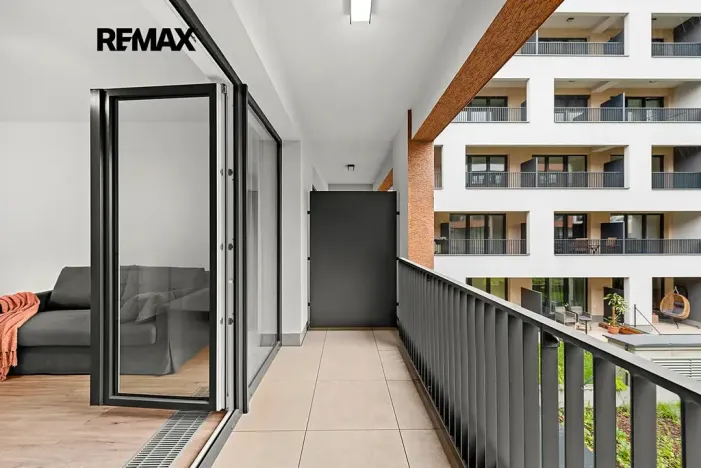 Pronájem bytu 1+kk, Praha - Hloubětín, Poděbradská, 37 m2