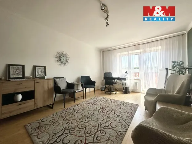 Pronájem kanceláře, Kadaň, Mírové náměstí, 21 m2