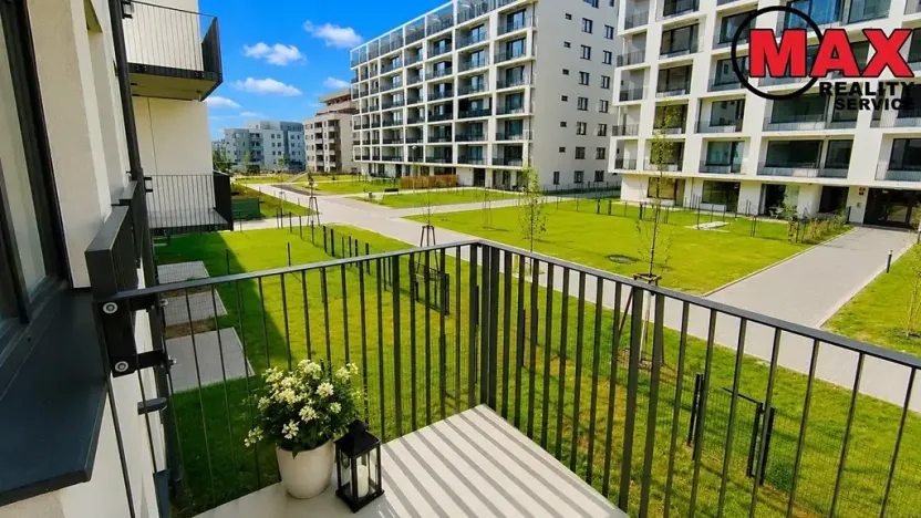 Pronájem bytu 2+kk, Praha - Vysočany, Smržových, 56 m2