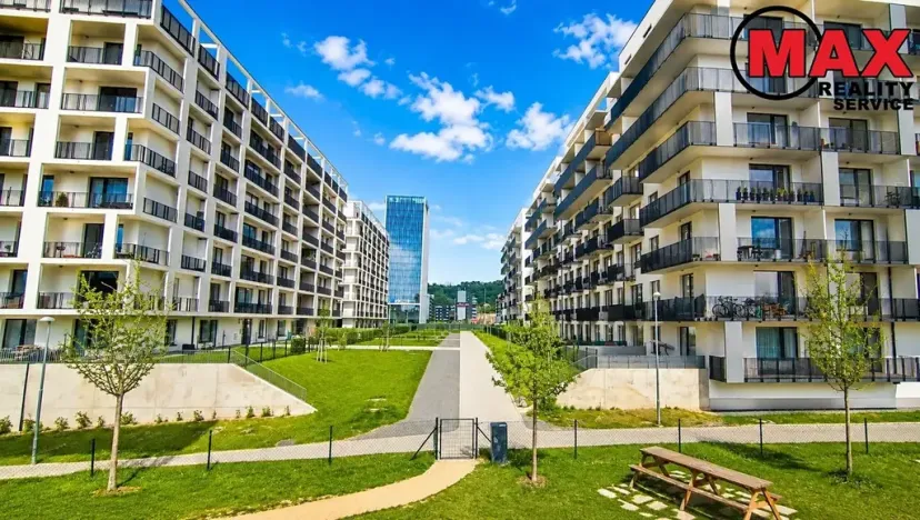 Pronájem bytu 2+kk, Praha - Vysočany, Smržových, 56 m2