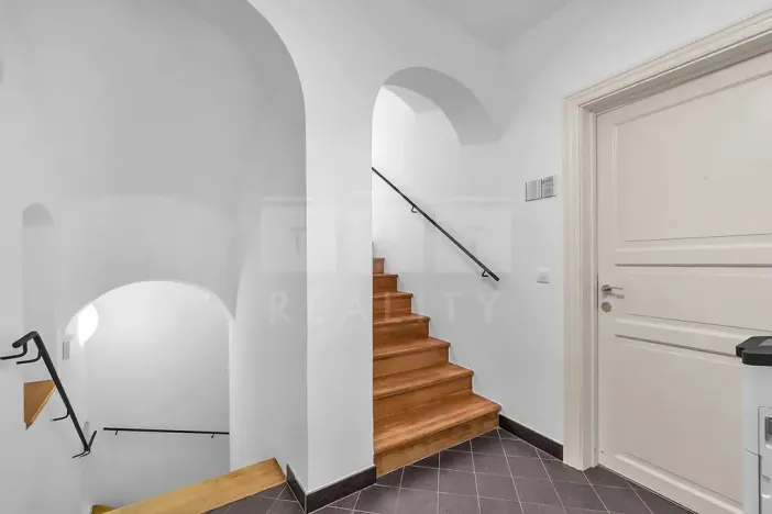 Pronájem kanceláře, Hradec Králové, Malé náměstí, 500 m2