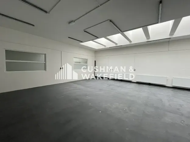 Prodej výrobních prostor, Ondřejov, Družstevní, 2800 m2