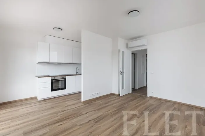Pronájem bytu 1+kk, Praha - Hloubětín, Waltariho, 36 m2