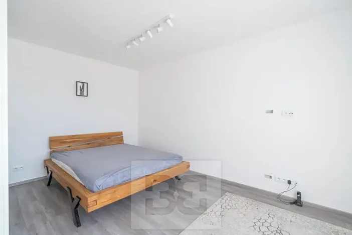 Pronájem bytu 1+kk, Beroun, Na Veselou, 44 m2