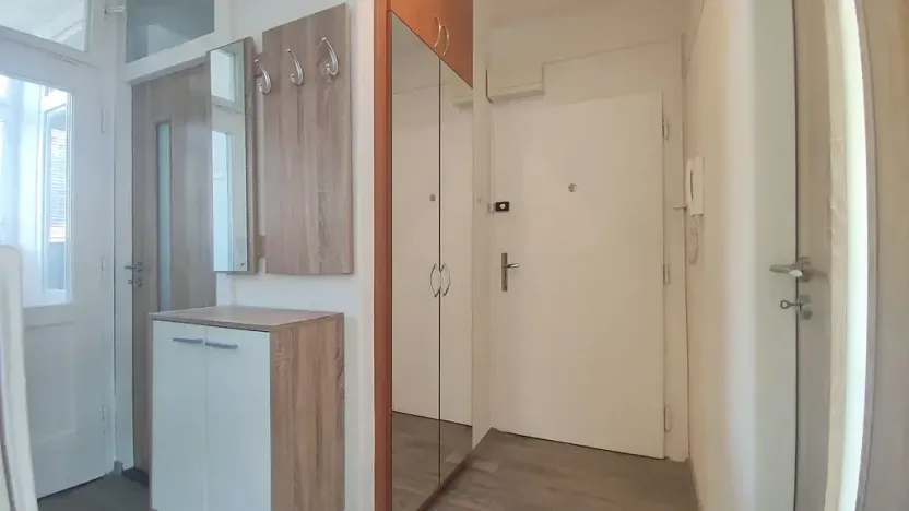 Prodej bytu 2+1, Hradec Králové, Labská kotlina, 53 m2