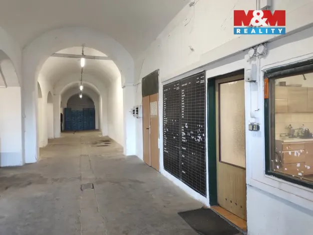 Pronájem obchodního prostoru, Opava, Vančurova, 500 m2