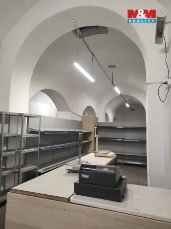 Pronájem obchodního prostoru, Opava, Vančurova, 500 m2