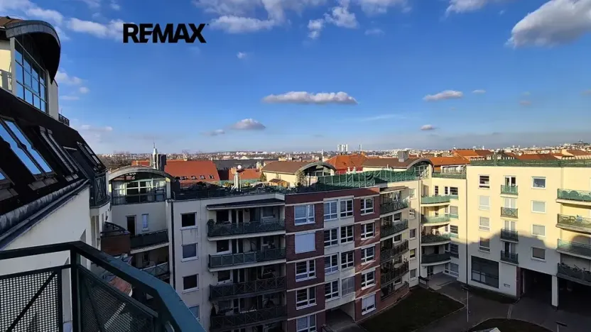 Pronájem bytu 2+kk, Praha - Žižkov, V kapslovně, 58 m2