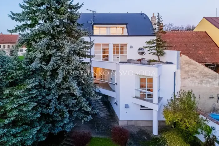 Prodej vily, Křižanov, Benešovo náměstí, 530 m2