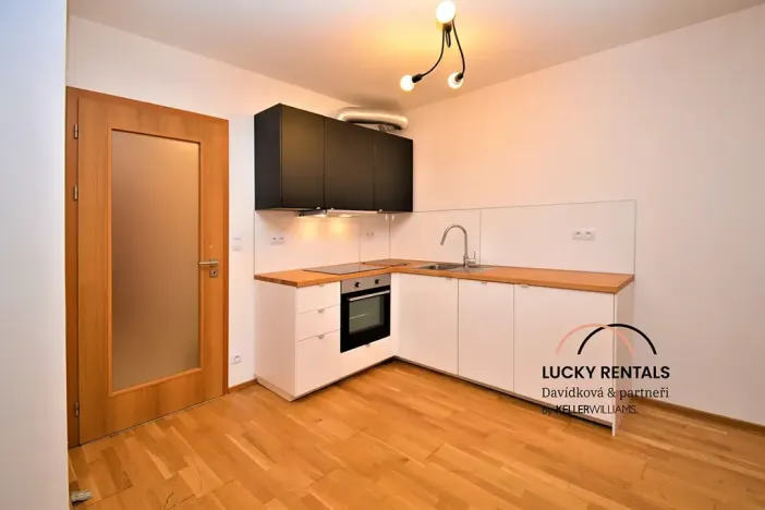 Pronájem bytu 1+kk, Praha - Modřany, Provázkova, 37 m2
