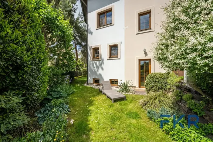 Prodej rodinného domu, Praha - Dolní Počernice, Listopadová, 242 m2