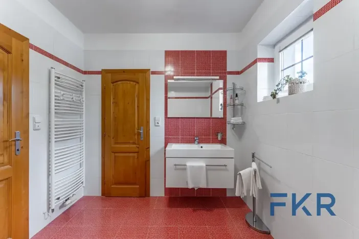 Prodej rodinného domu, Praha - Dolní Počernice, Listopadová, 242 m2