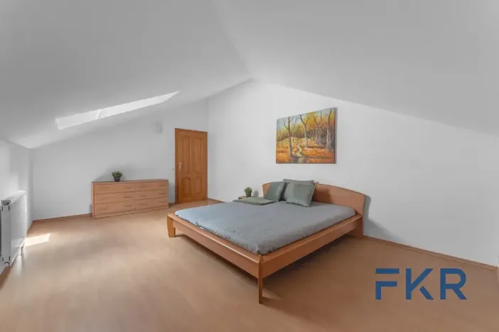 Prodej rodinného domu, Praha - Dolní Počernice, Listopadová, 242 m2